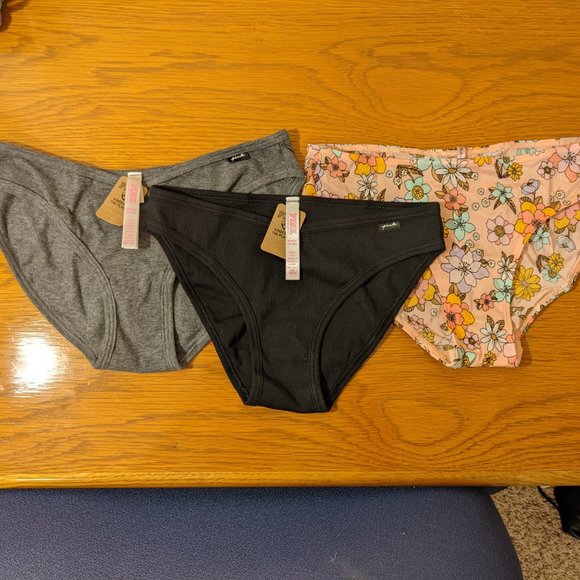 VS Pink Cotton Undies - Picture 2 of 2